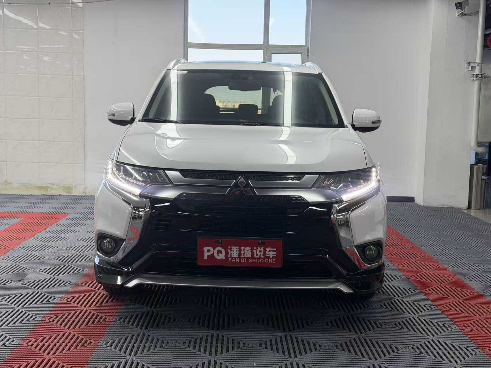 2022 Mitsubishi Outlander - 2022 SUV, pre-owned car for export from China
