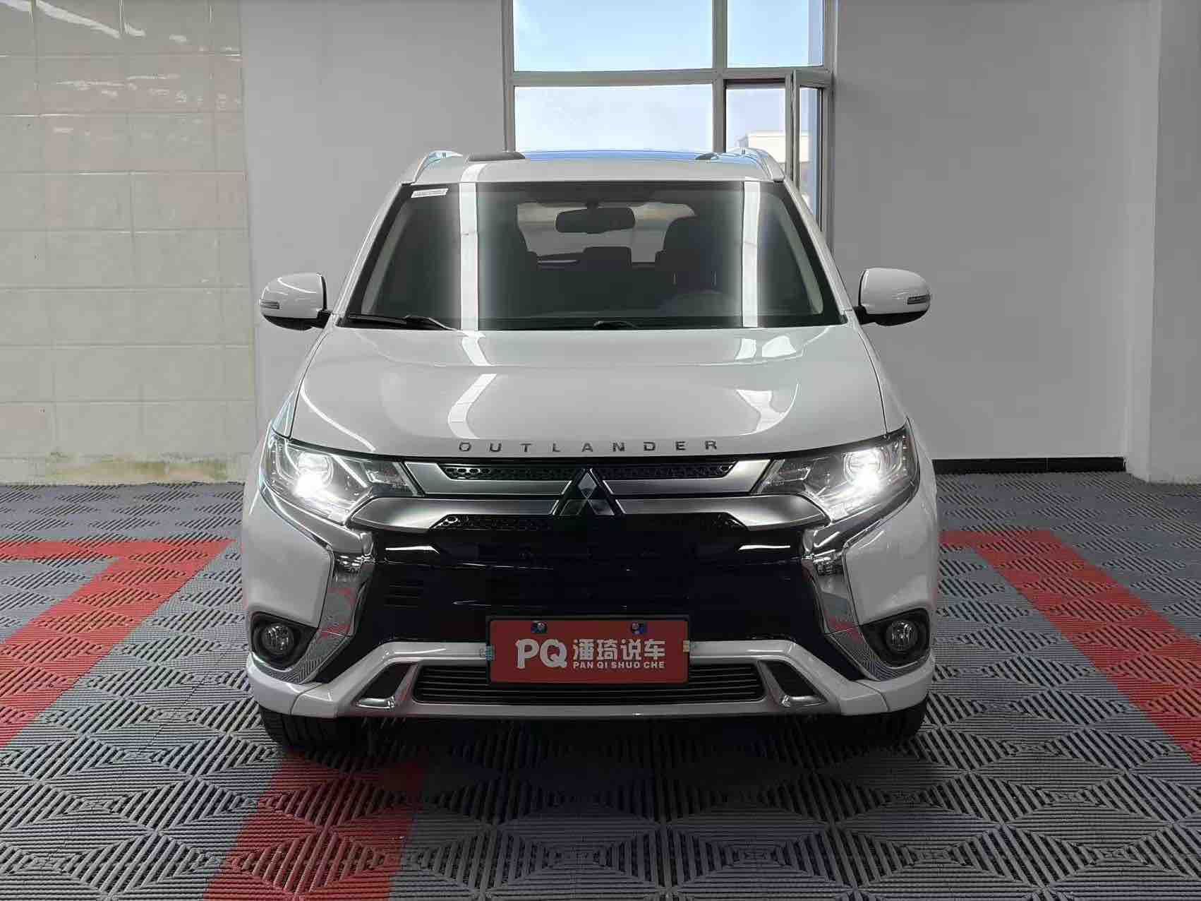 2021 Mitsubishi Outlander - 2021 SUV, pre-owned car for export from China