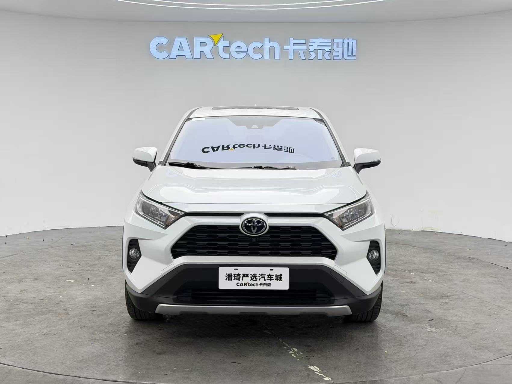 2021 Toyota RAV4 - 2021 SUV, pre-owned car for export from China