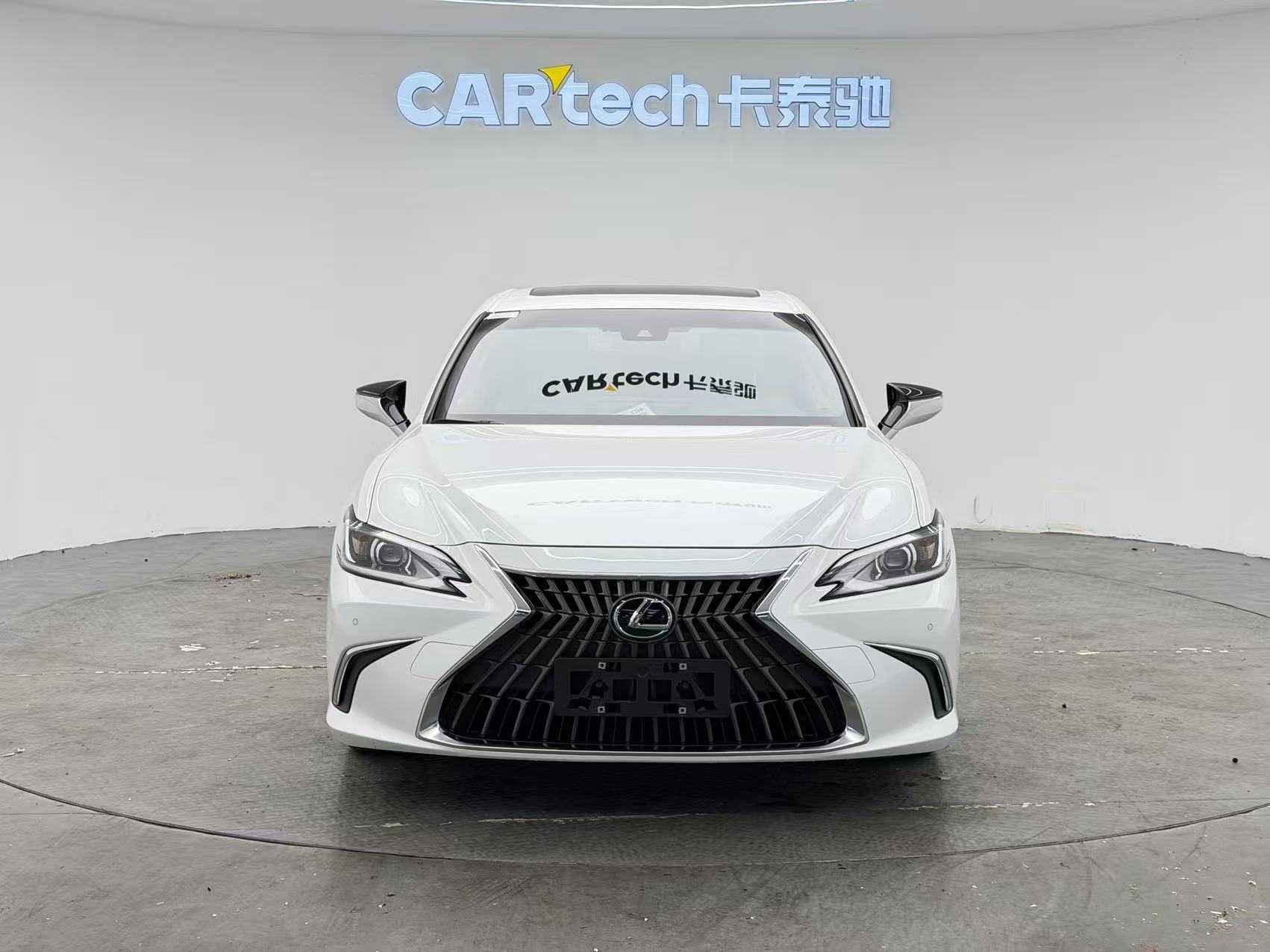 2023 Lexus ES - 2023 Sedan, pre-owned car for export from China