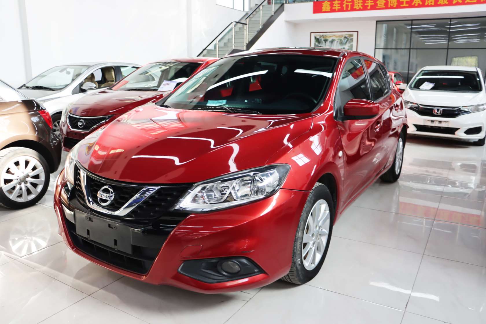 2016 Nissan TIIDA 1.6L CVT Kudong Edition - 2016 Hatchback, pre-owned car for export from China