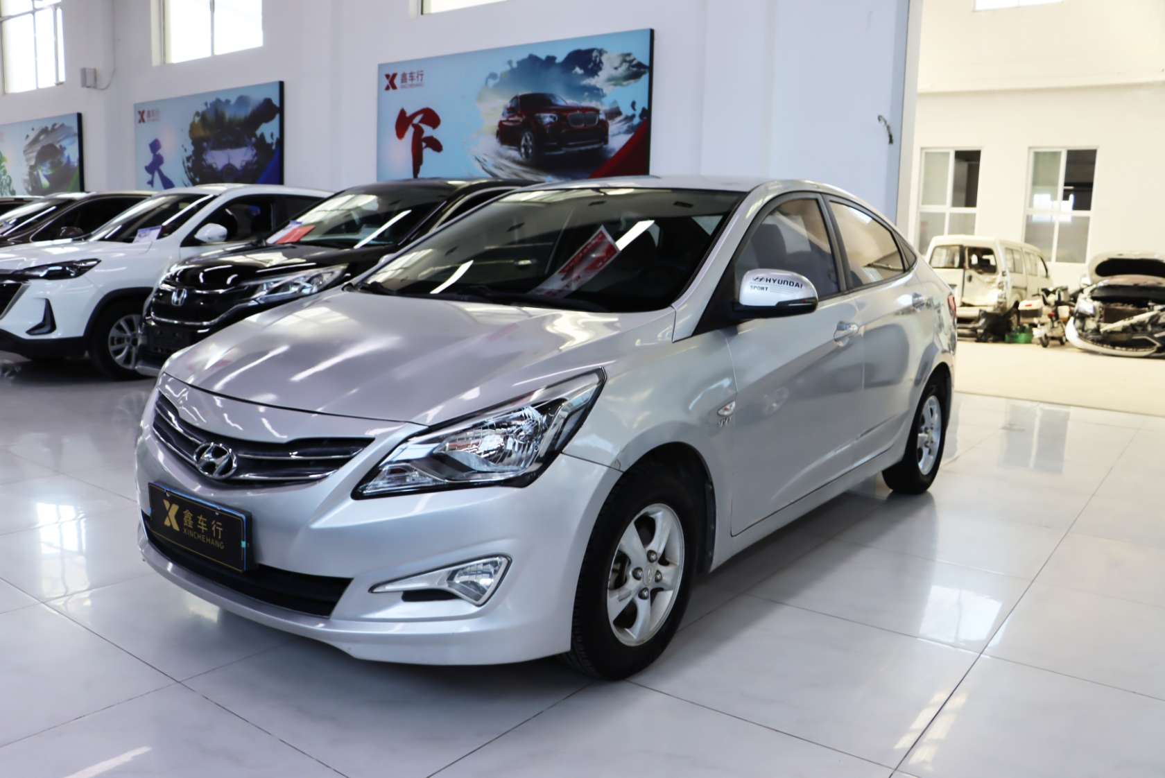 2014 Hyundai Verna 1.4L Manual Intelligent Edition GLS - 2014 Sedan, pre-owned car for export from China