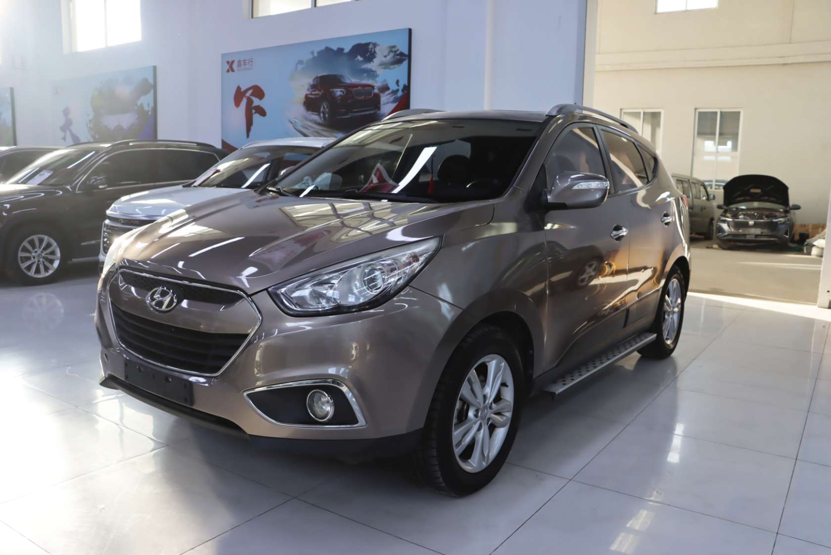 2013 Hyundai ix35 2.0L Automatic 2WD Intelligent Edition GLS China V - 2013 SUV, pre-owned car for export from China