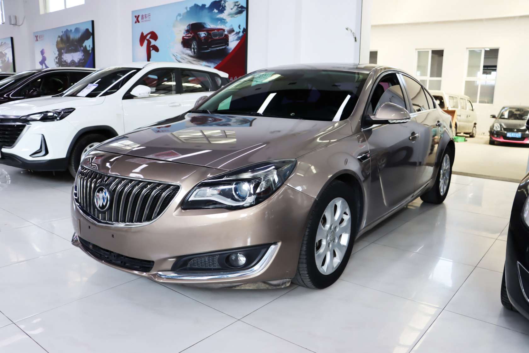 2014 Buick Regal 1.6T Fashion Technology Edition - 2014 Sedan, pre-owned car for export from China