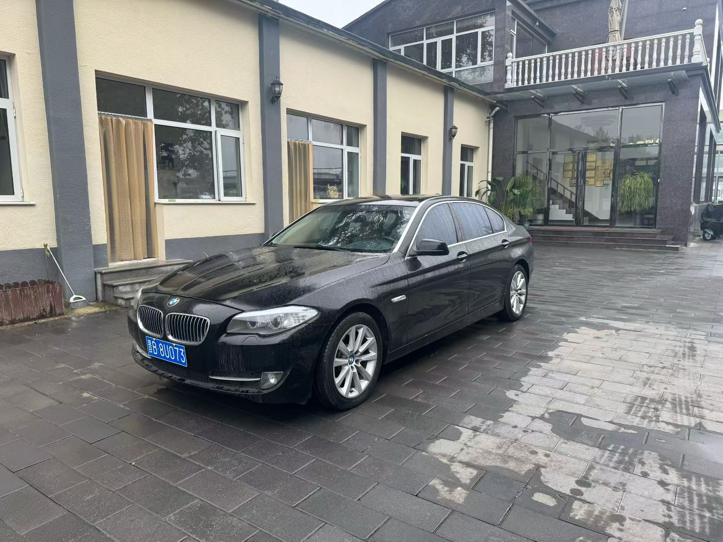 2011 BMW 5 Series 535Li Leading Edition - 2011 Sedan, pre-owned car for export from China