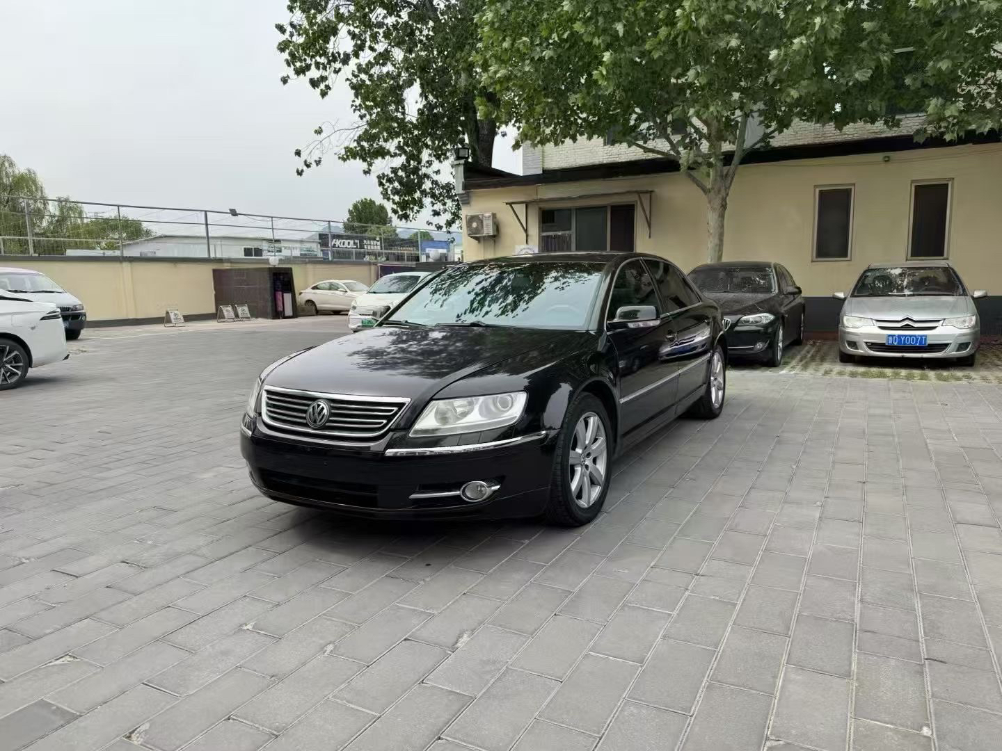 2009 Volkswagen Phaeton 3.6L V6 5-Seater Long Wheelbase Luxury Edition - 2009 Sedan, pre-owned car for export from China