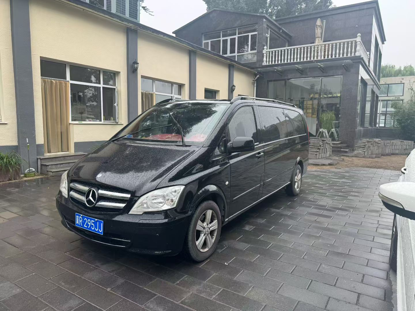 2013 Mercedes-Benz Vito 3.0L Business Edition - 2013 MPV, pre-owned car for export from China