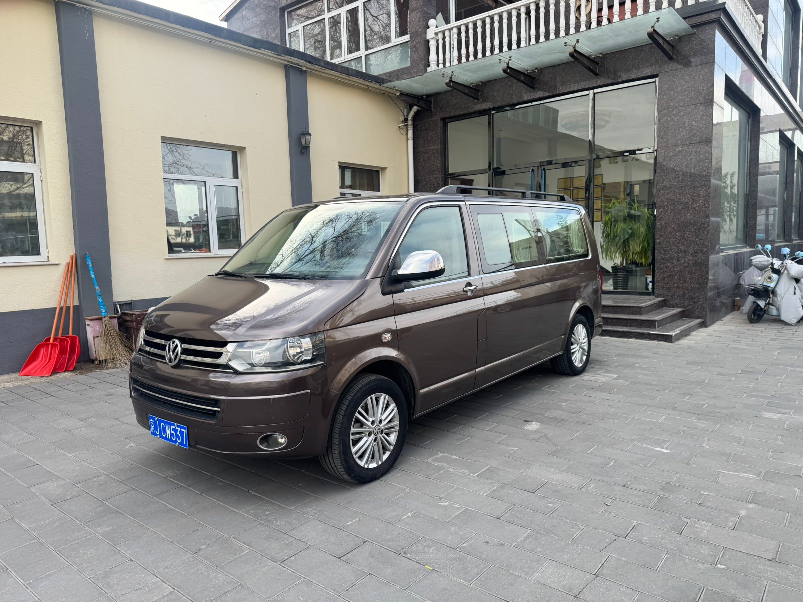 2014 Volkswagen Caravelle 2.0TSI 4WD Comfort Edition - 2014 MPV, pre-owned car for export from China