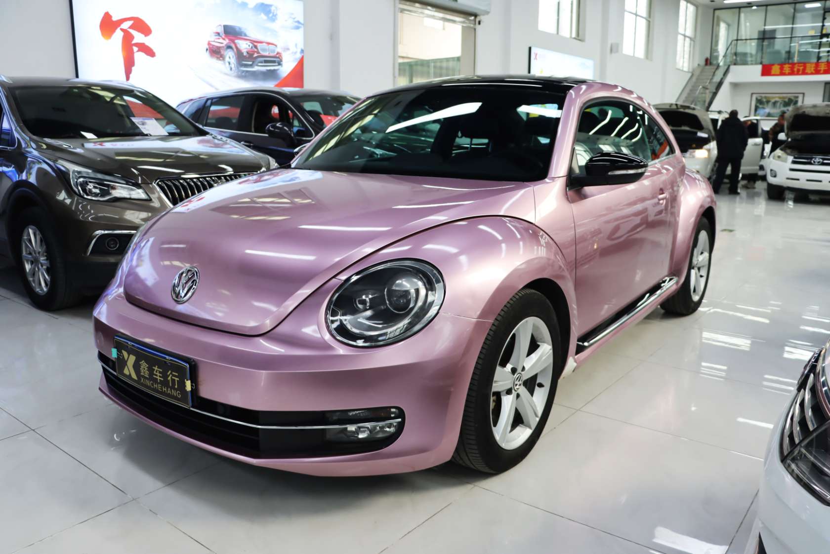 2013 Volkswagen Beetle 1.4TSI Luxury Edition - 2013 Hatchback, pre-owned car for export from China