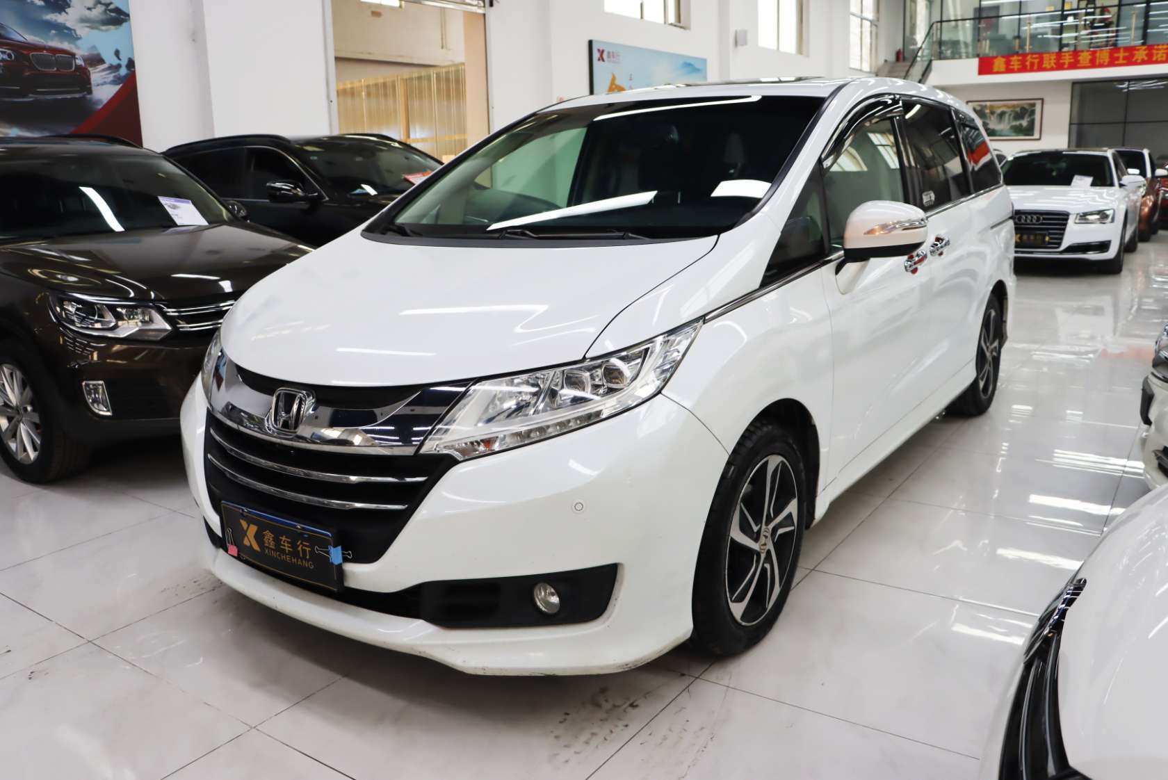 2017 Honda Odyssey 2.4L Smart Edition - 2017 MPV, pre-owned car for export from China