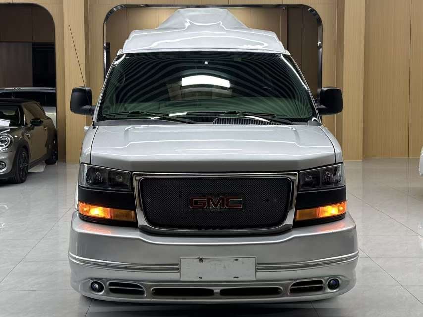 2018 GMC SAVANA - 2018 Van, pre-owned car for export from China