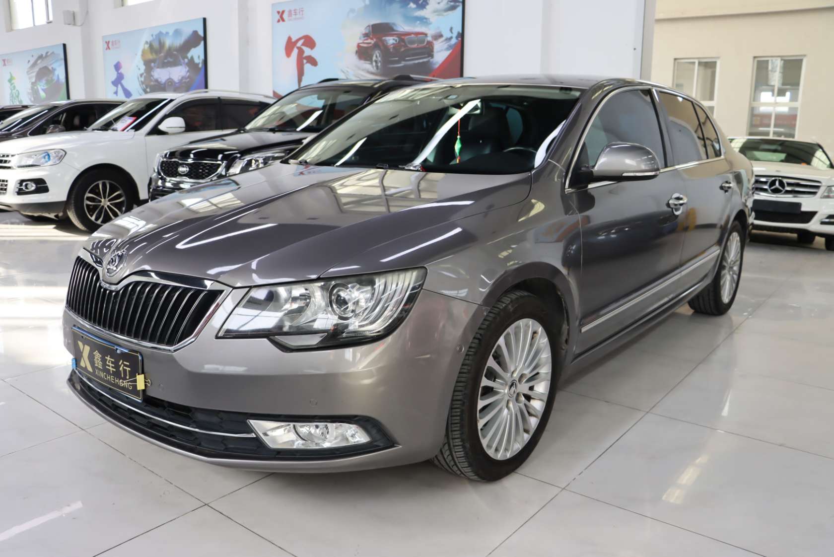 2013 Skoda Superb 1.8TSI Automatic Yashi Edition - 2013 Hatchback, pre-owned car for export from China