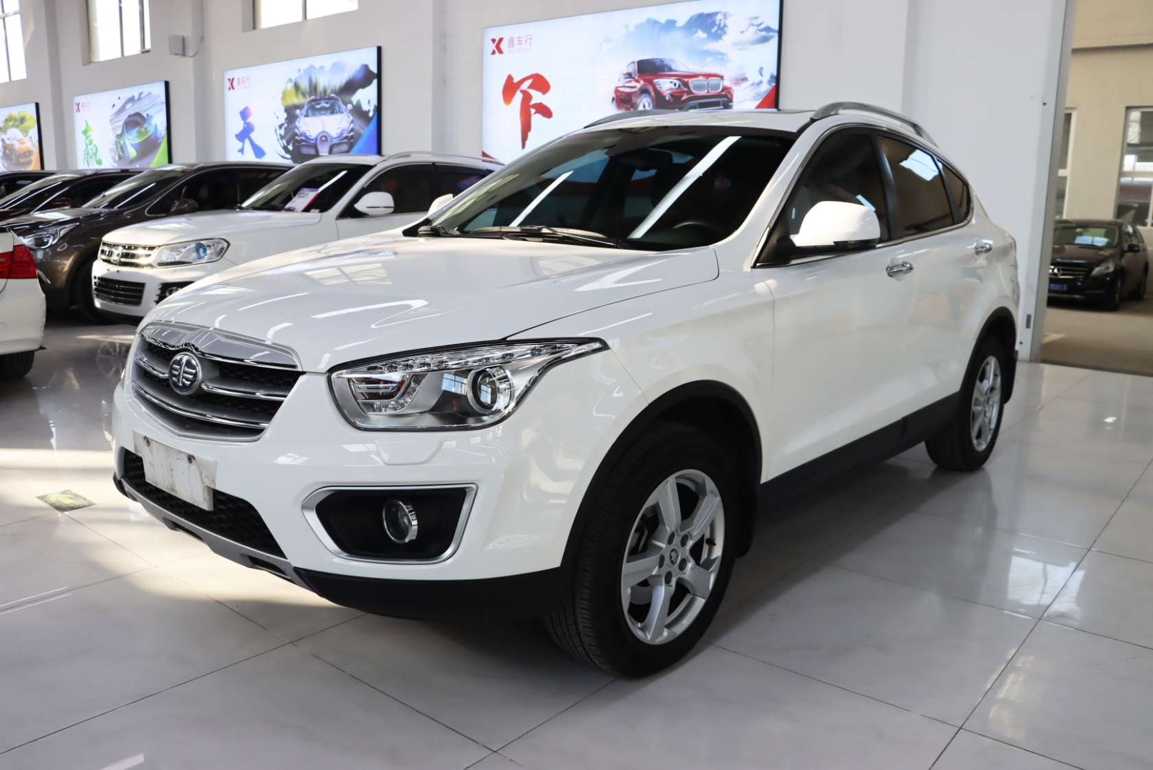 2013 Bestune X80 2.3L Automatic Flagship Edition - 2013 SUV, pre-owned car for export from China