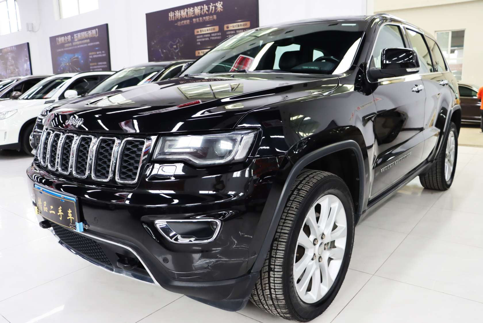 2017 Jeep Grand Cherokee (Import) 3.0L Elite Navigation Edition - 2017 SUV, pre-owned car for export from China