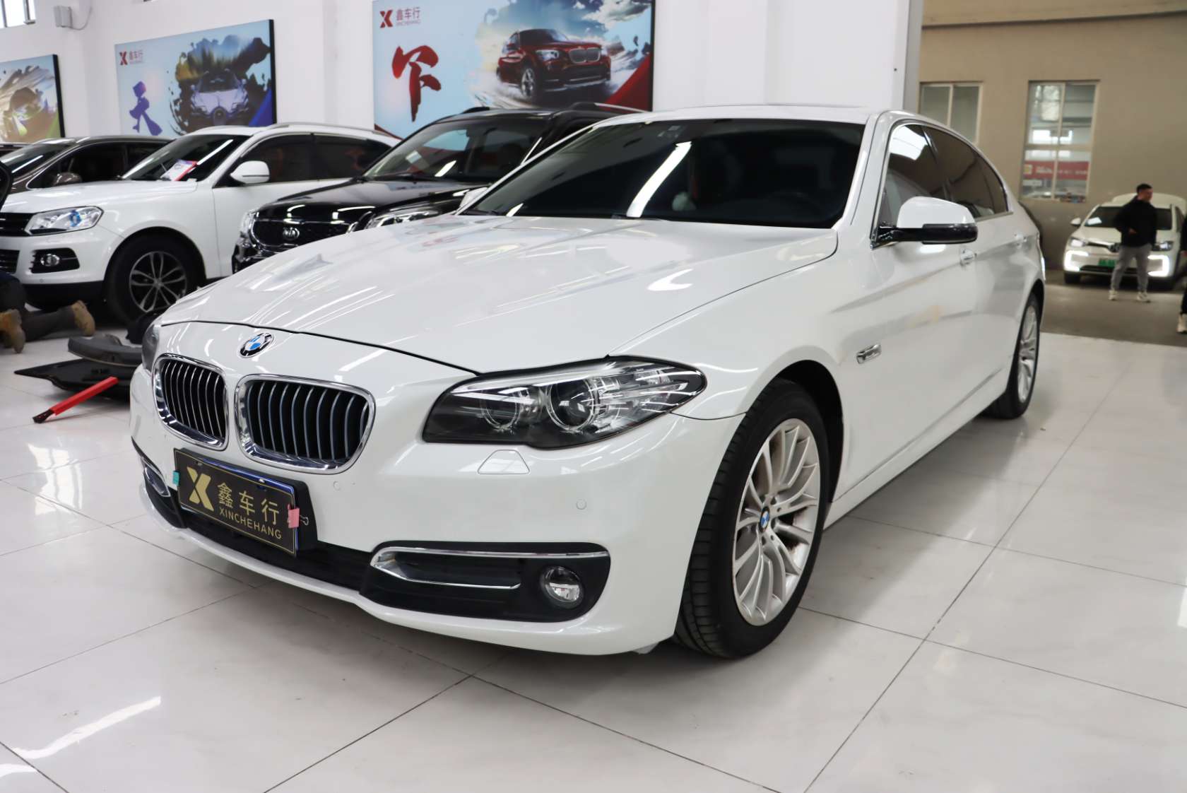 2017 BMW 5 Series 525Li Luxury Design Package - 2017 Sedan, pre-owned car for export from China