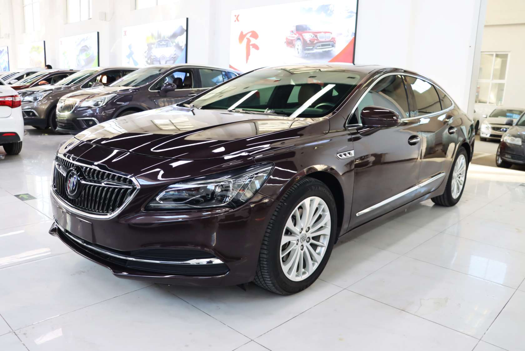 2016 Buick LaCrosse 28T Luxury Edition - 2016 Sedan, pre-owned car for export from China
