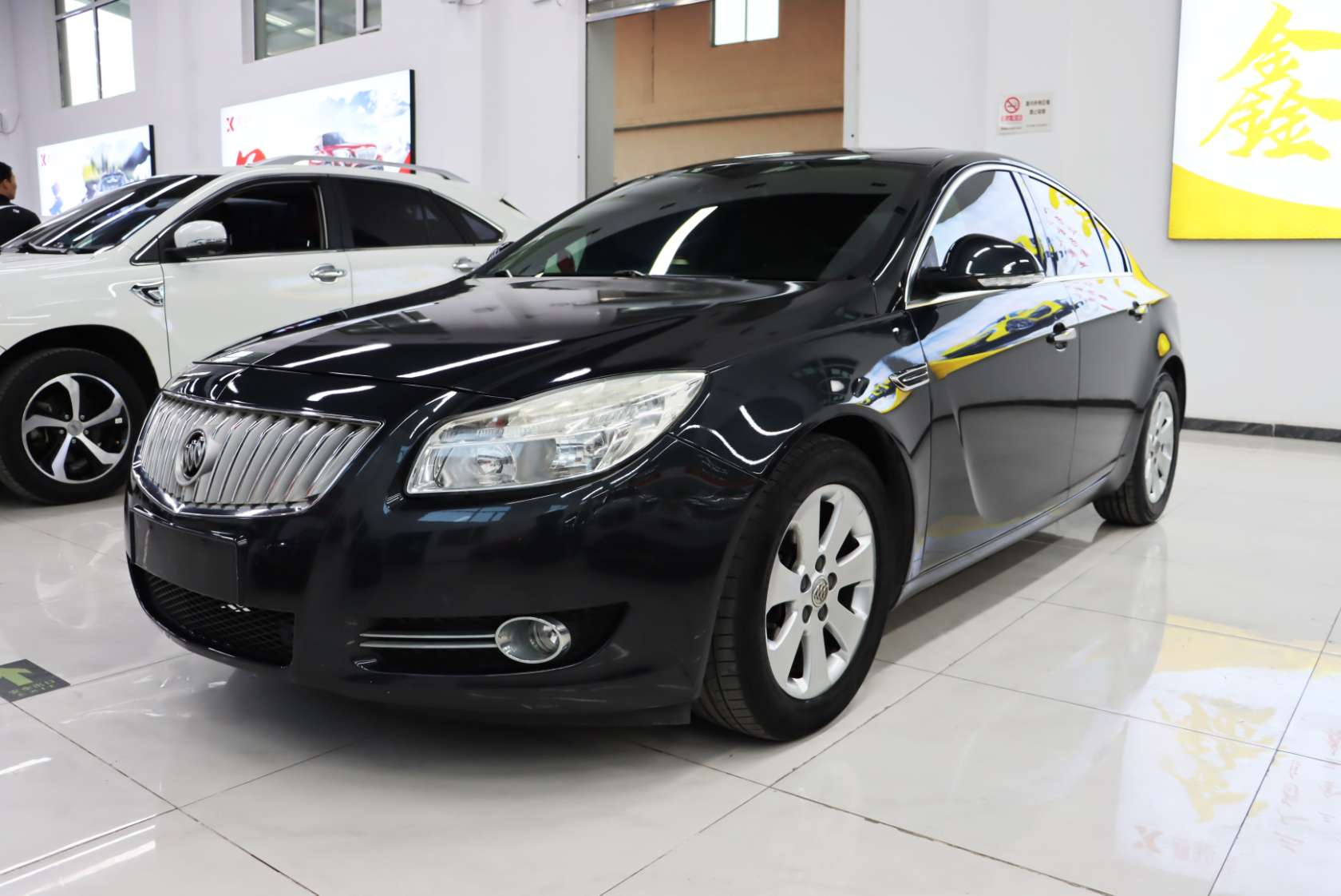 2010 Buick Regal 2.0L Expo Edition - 2010 Sedan, pre-owned car for export from China
