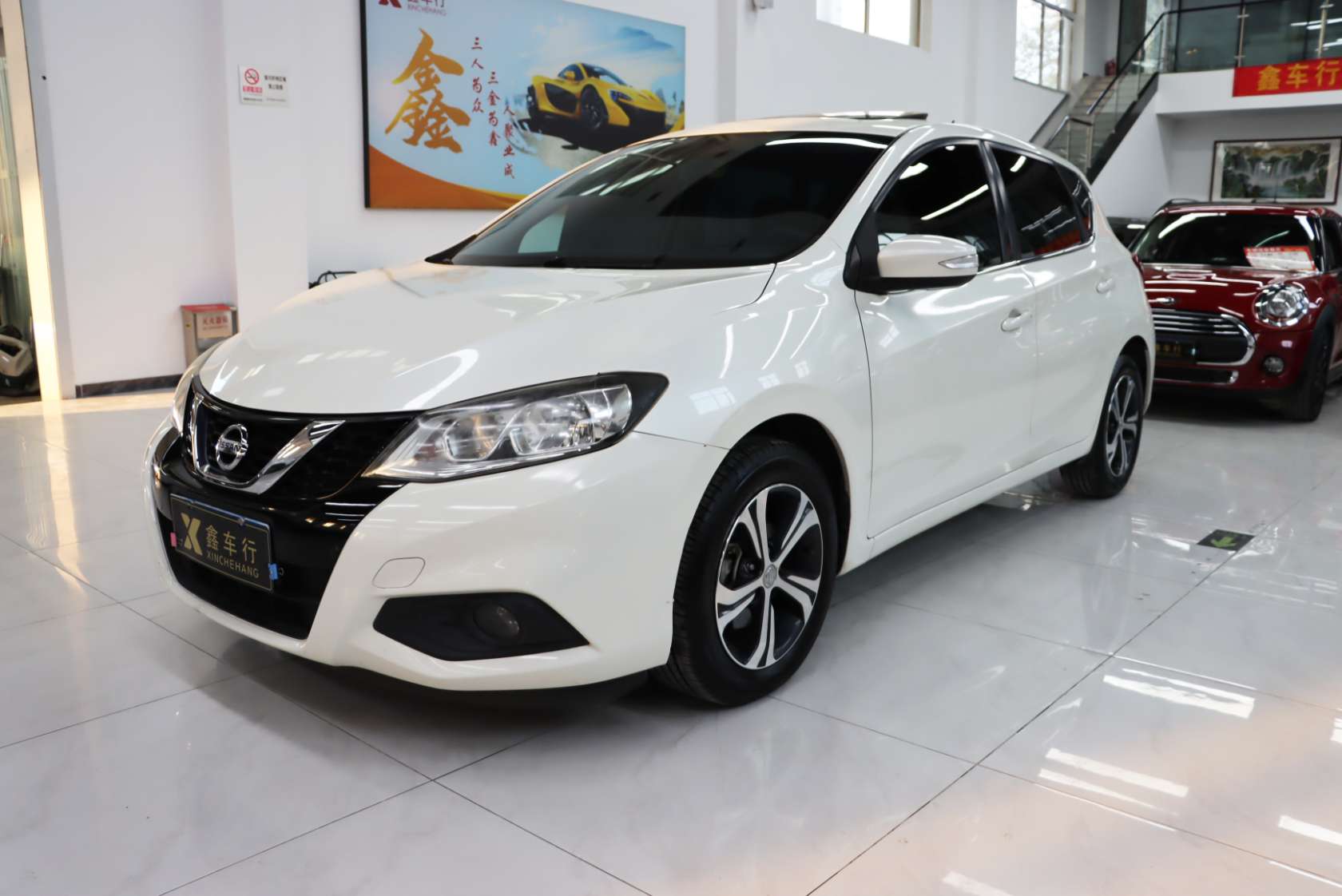 2016 Nissan TIIDA 1.6L CVT Smart Edition - 2016 Hatchback, pre-owned car for export from China