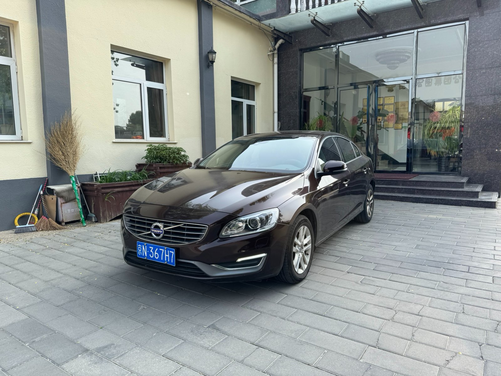 2017 Volvo S60L T3 Smart Edition - 2017 Sedan, pre-owned car for export from China