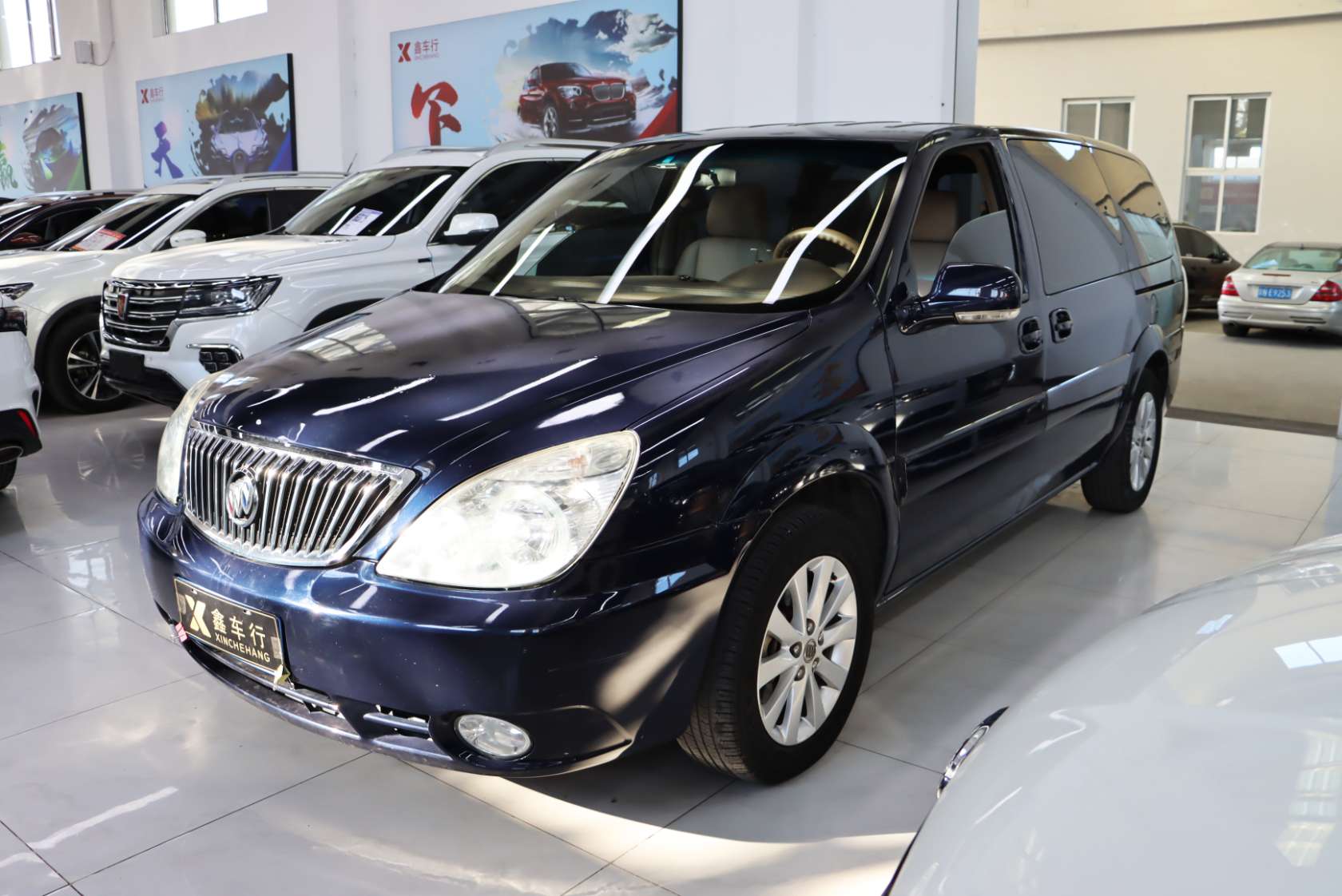 2013 Buick GL8 2.4L Classic Edition - 2013 MPV, pre-owned car for export from China