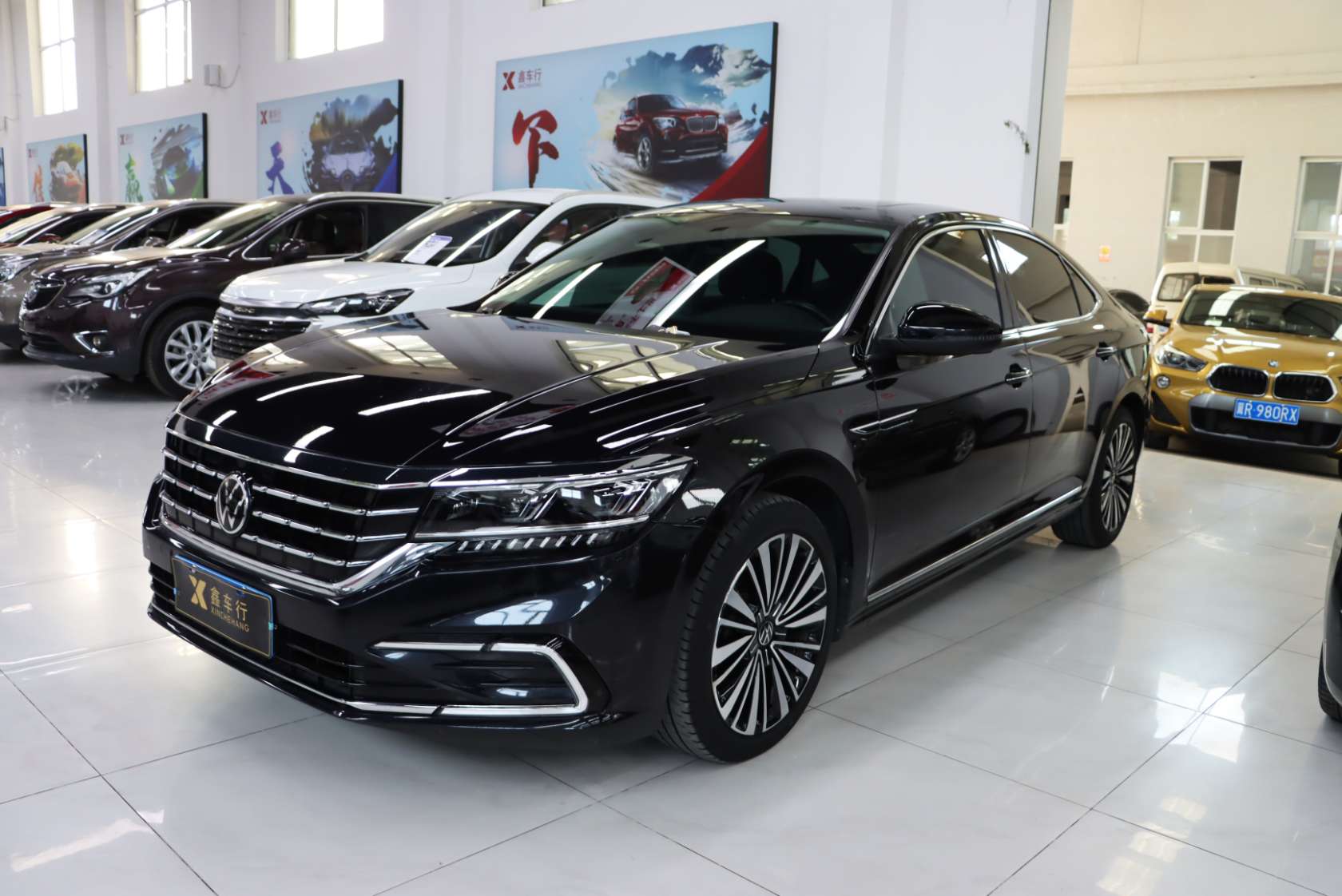 2021 Volkswagen Passat 330TSI Luxury Edition - 2021 Sedan, pre-owned car for export from China