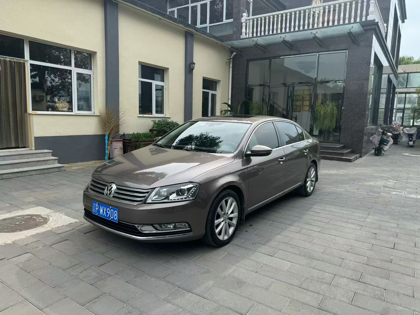 2013 Volkswagen Magotan 2.0TSI Luxury Edition - 2013 Sedan, pre-owned car for export from China