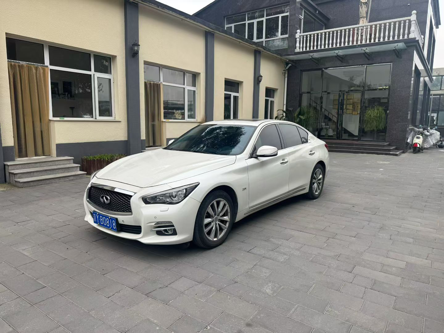 2015 Infiniti Q50L 2.0T Comfort Edition - 2015 Sedan, pre-owned car for export from China