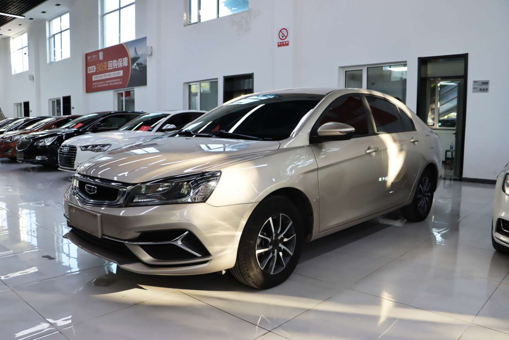 2019 Geely Emgrand Lingjun Edition 1.5L CVT Luxury Edition China VI - 2019 Sedan, pre-owned car for export from China