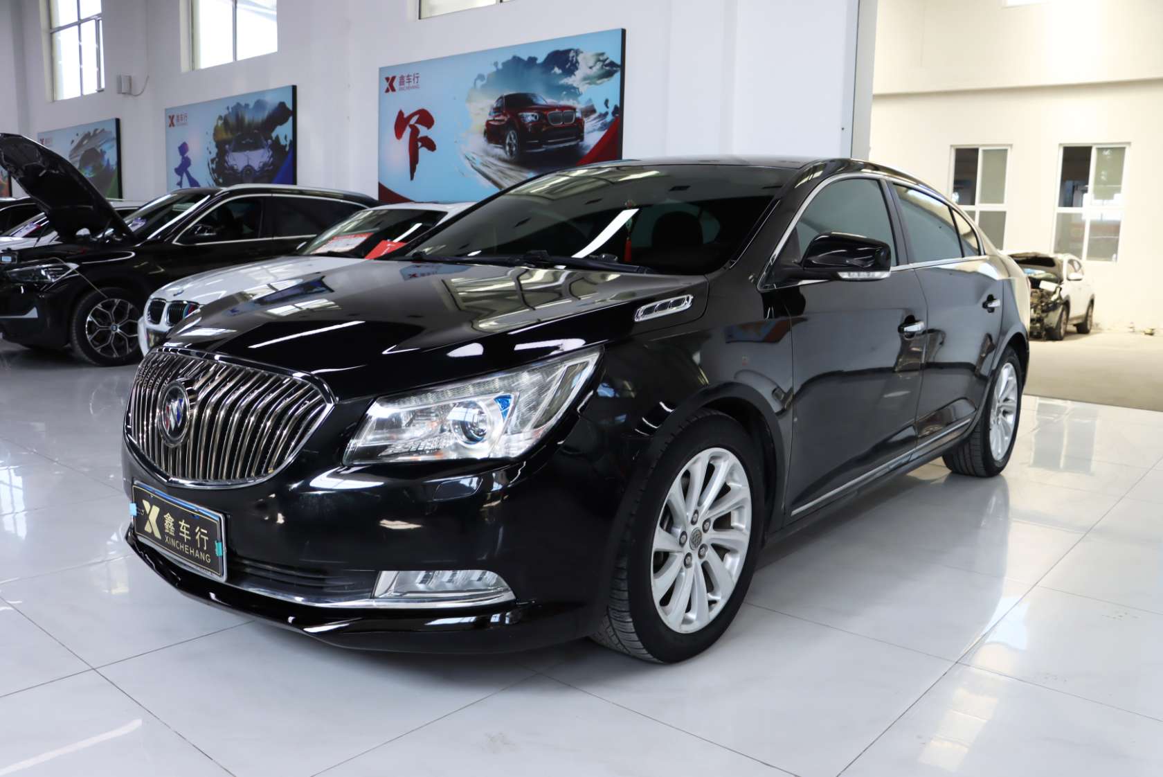 2014 Buick LaCrosse 2.0T SIDI Elite Technology Edition - 2014 Sedan, pre-owned car for export from China