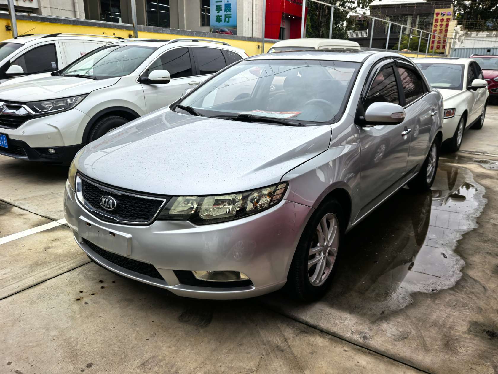 2012 Kia Forte 1.6L AT GL Anniversary Edition - 2012 Sedan, pre-owned car for export from China