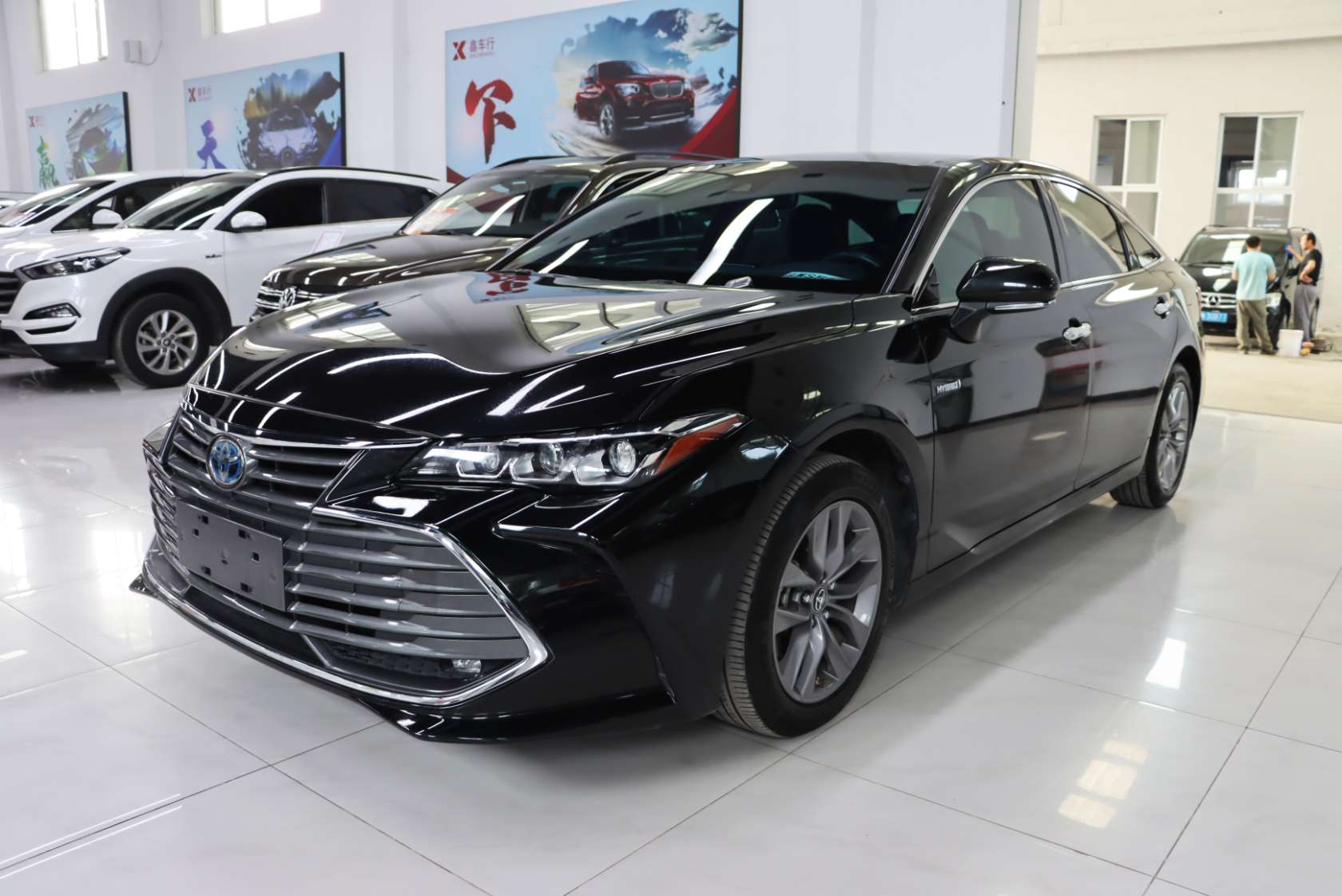 2019 Toyota Avalon Hybrid 2.5L Luxury Edition China VI - 2019 Sedan, pre-owned car for export from China