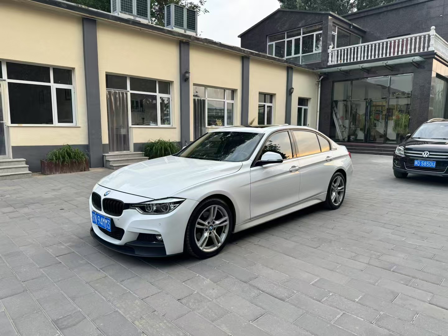 2017 BMW 3 Series 320Li M Sport Edition - 2017 Sedan, pre-owned car for export from China