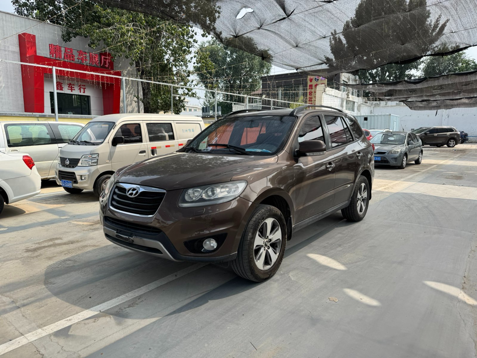 2011 Hyundai Santa Fe Classic 2.4 Supreme Edition 7-Seater 2WD - 2011 SUV, pre-owned car for export from China