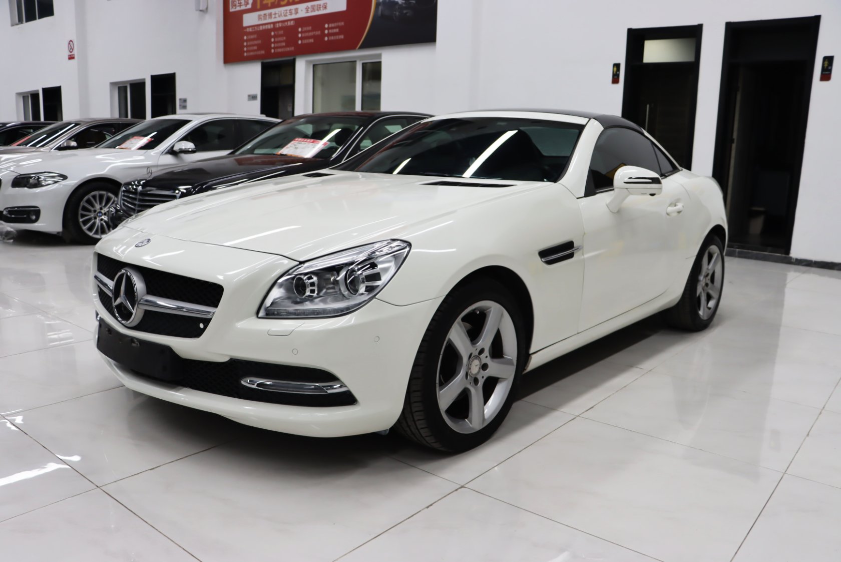 2011 Mercedes-Benz SLK-Class SLK 200 Fashion Edition - 2011 Coupe, pre-owned car for export from China