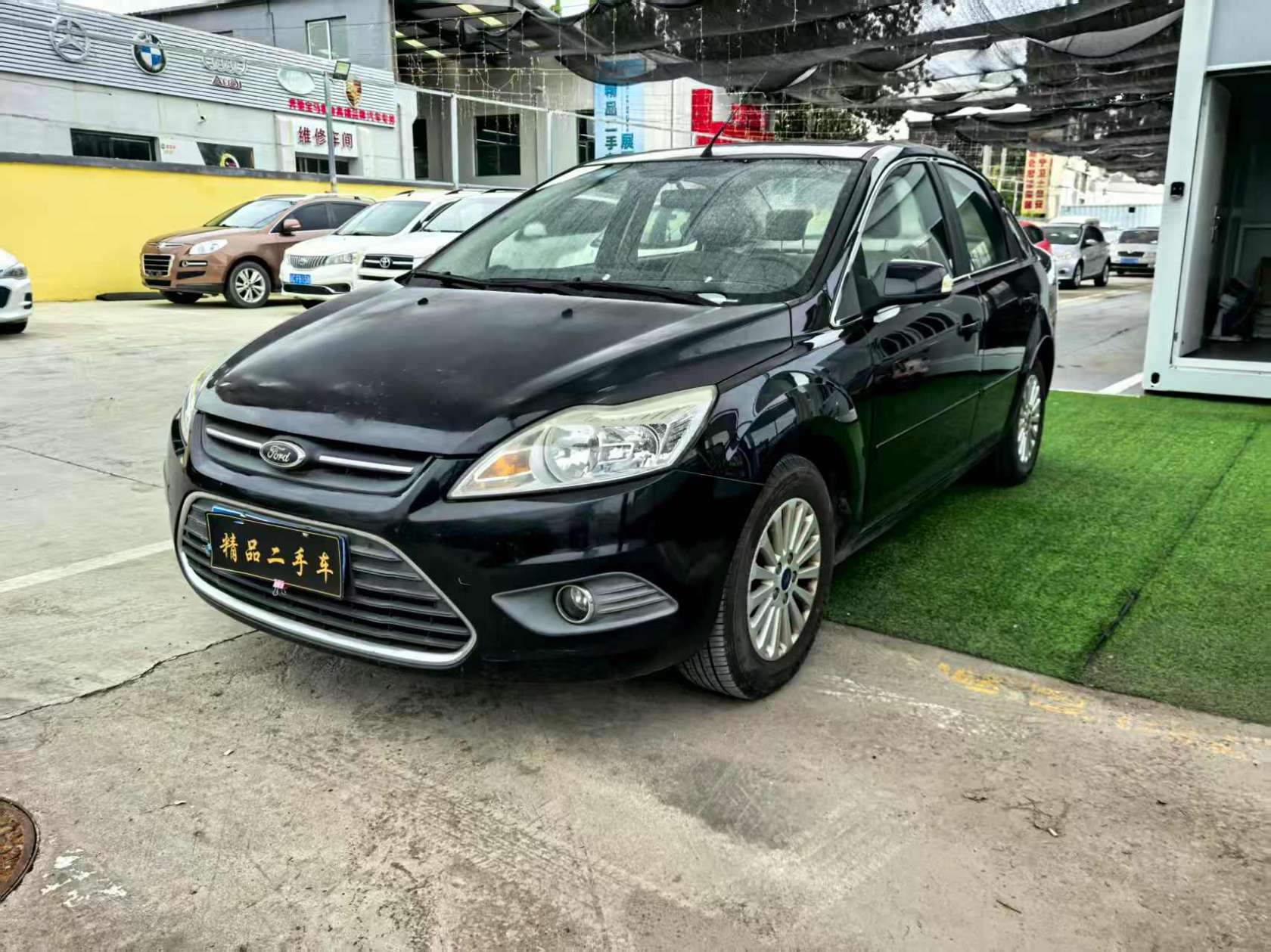 2013 Ford Focus Sedan Classic 1.8L Manual Fashion Edition - 2013 Sedan, pre-owned car for export from China