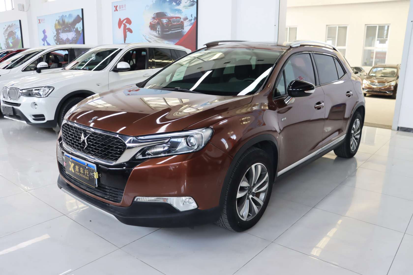 2016 DS 1.6T Luxury Edition THP160 - 2016 SUV, pre-owned car for export from China