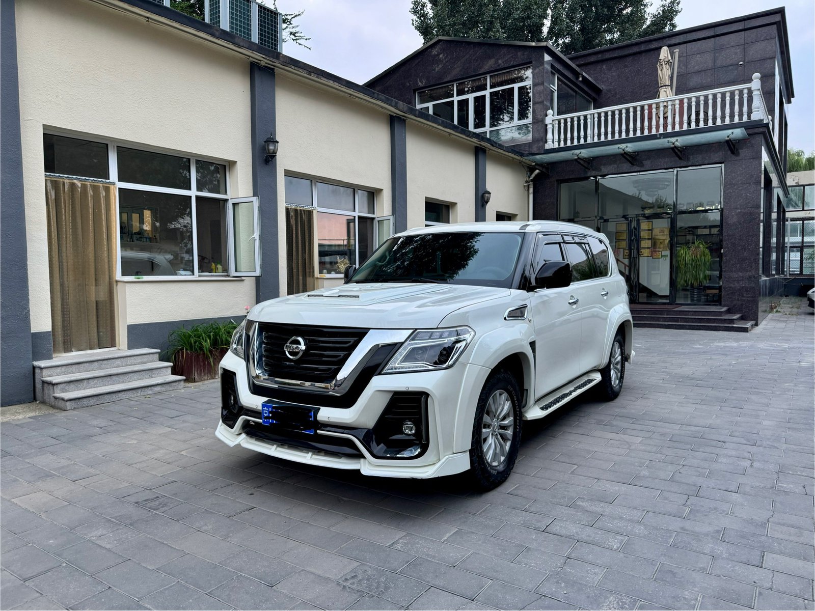2020 Nissan Patrol 4.0L High Spec Middle East Spec - 2020 SUV, pre-owned car for export from China