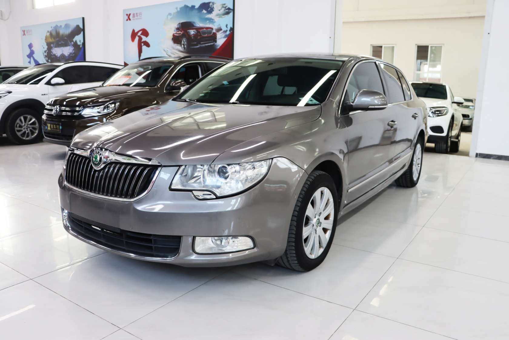2012 Skoda Superb 1.8TSI Automatic Guiya Edition - 2012 Sedan, pre-owned car for export from China