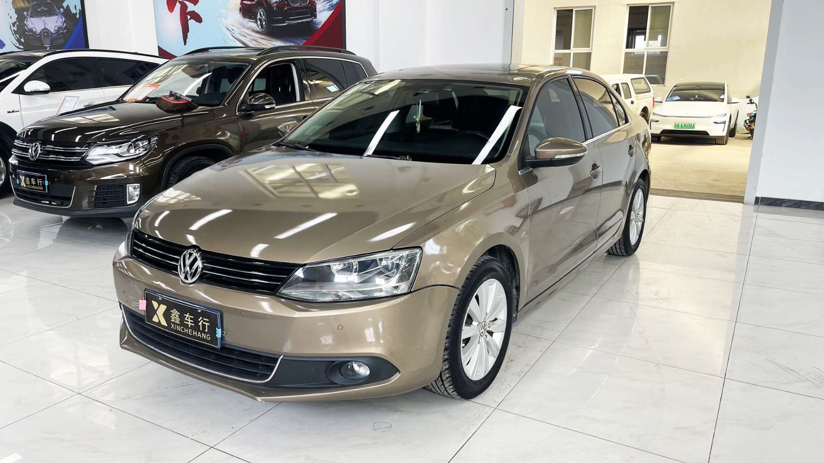 2014 Volkswagen Sagitar Facelift 1.4TSI Automatic Luxury Edition - 2014 Sedan, pre-owned car for export from China