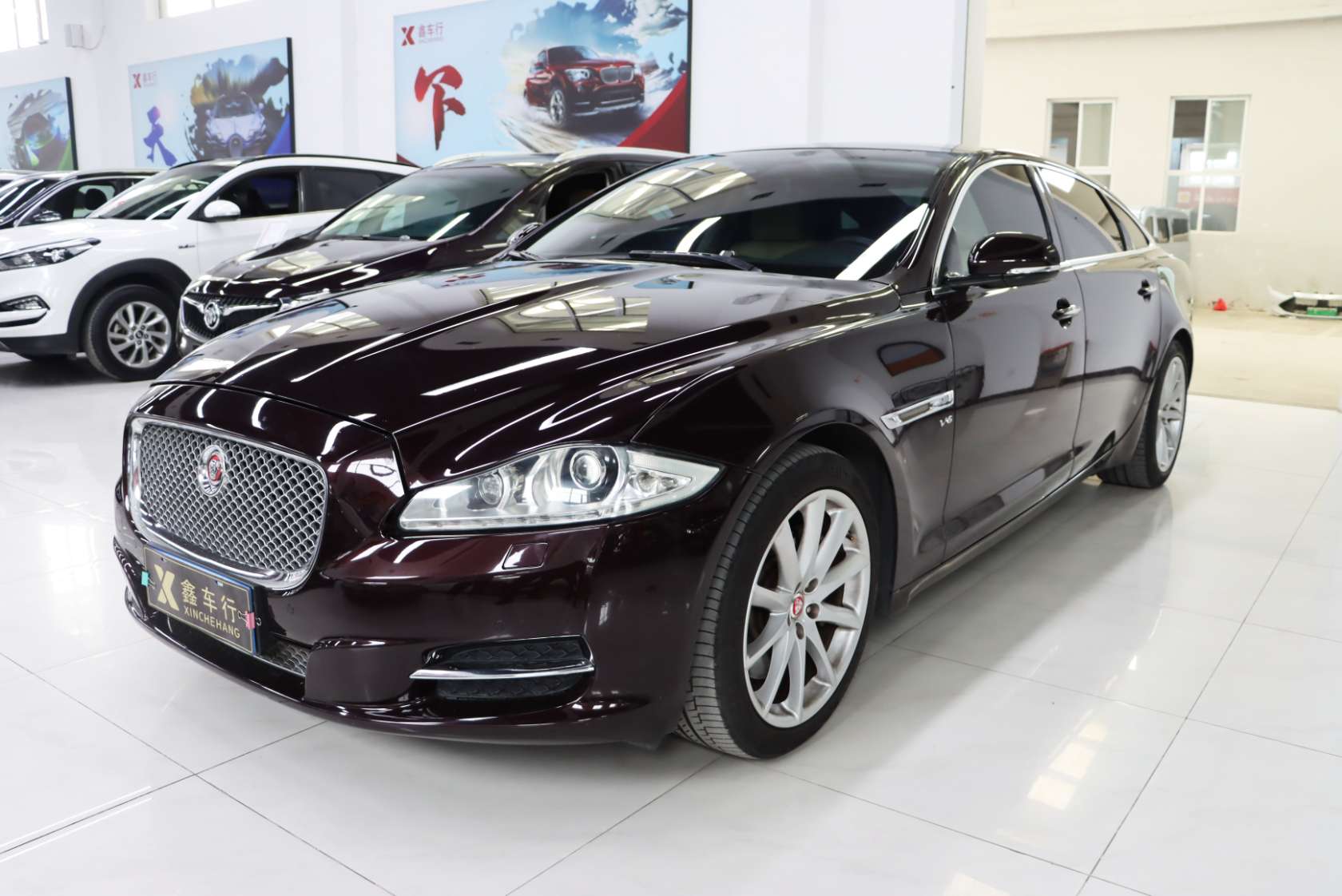 2013 Jaguar XJL 3.0 SC Panoramic Business Edition - 2013 Sedan, pre-owned car for export from China