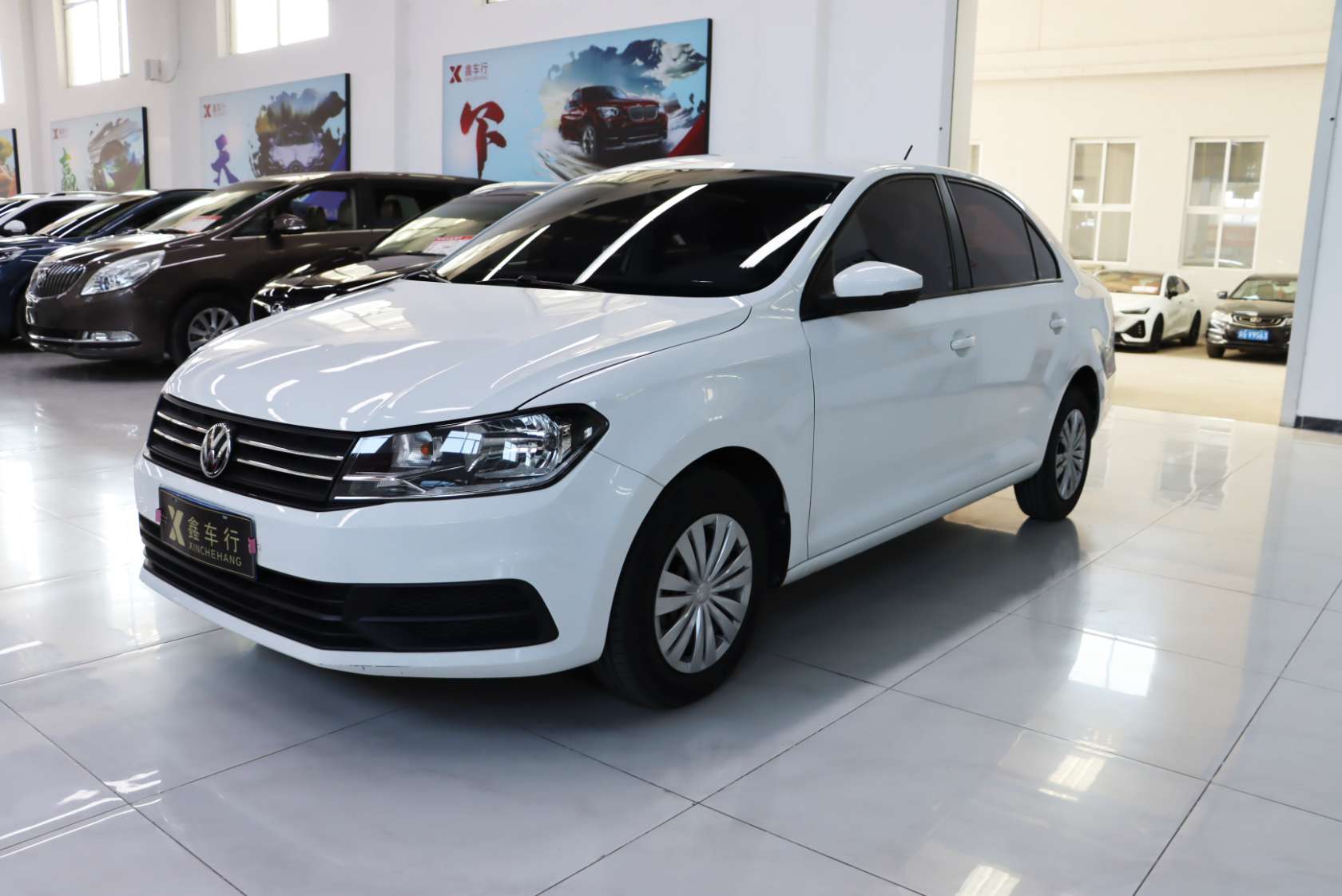 2017 Volkswagen Gran Santana 1.6L Automatic Fashion Edition - 2017 Hatchback, pre-owned car for export from China