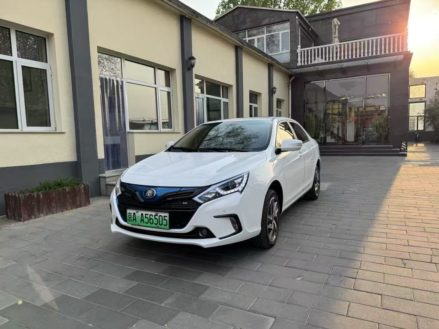 2017 BYD Qin EV300 Exclusive Edition - 2017 Sedan, pre-owned car for export from China