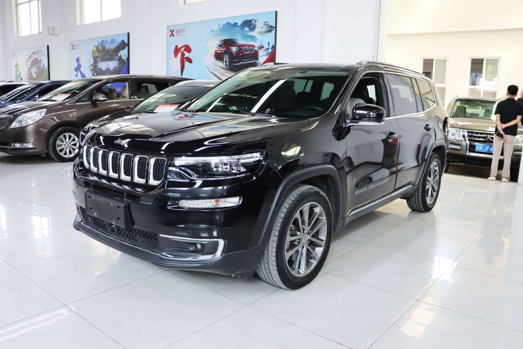 2018 Jeep Grand Commander 2.0T 4WD Zhenxiang Edition China V - 2018 SUV, pre-owned car for export from China