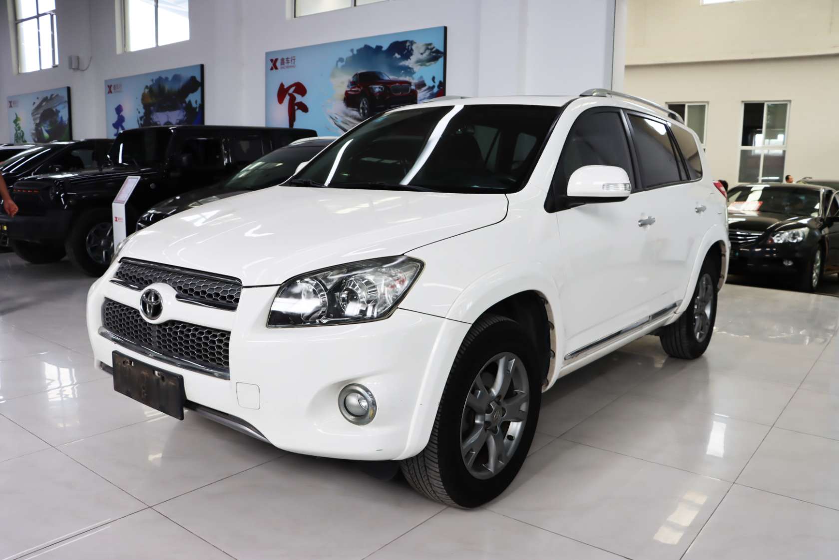 2012 Toyota RAV4 Xuanzhuang Edition 2.4L Automatic 4WD Luxury - 2012 SUV, pre-owned car for export from China