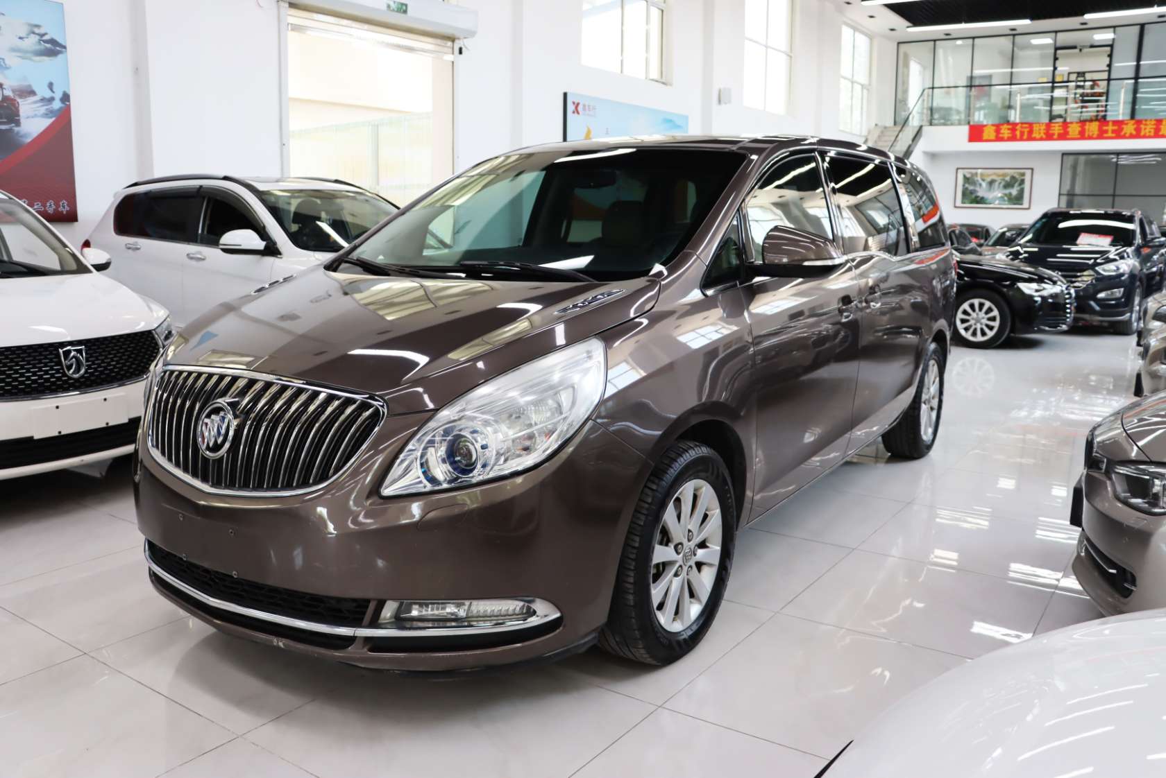 2015 Buick GL8 2.4L Luxury Business Exclusive Edition - 2015 MPV, pre-owned car for export from China