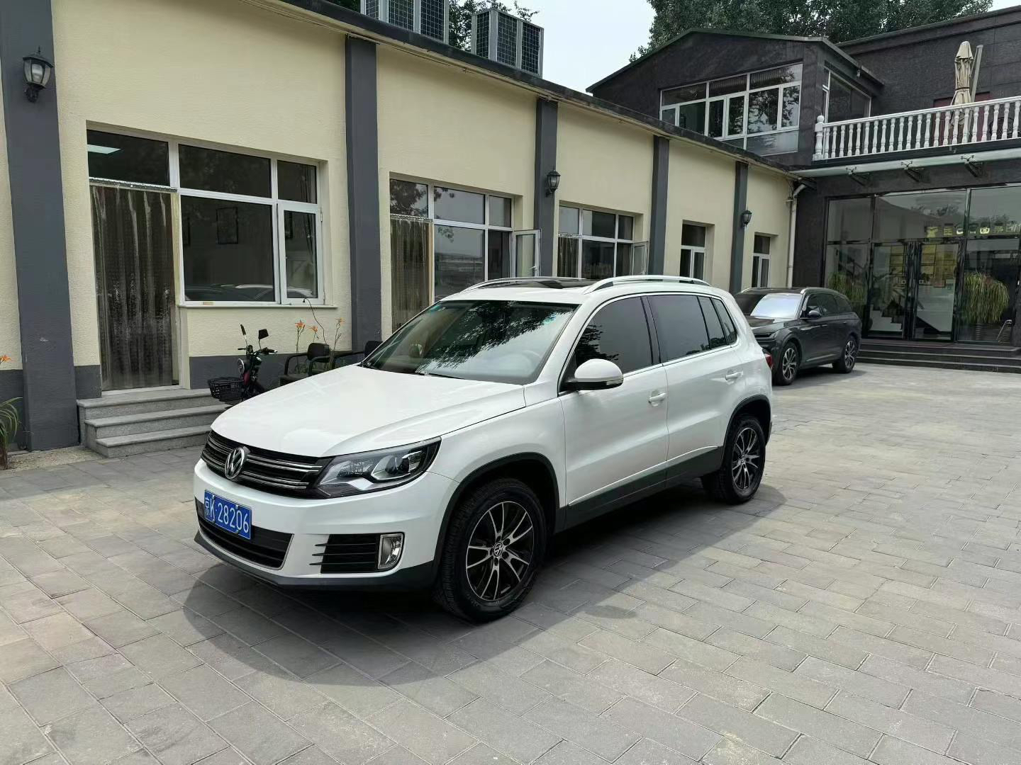 2015 Volkswagen Tiguan 1.8TSI Automatic 2WD Luxury Edition - 2015 SUV, pre-owned car for export from China