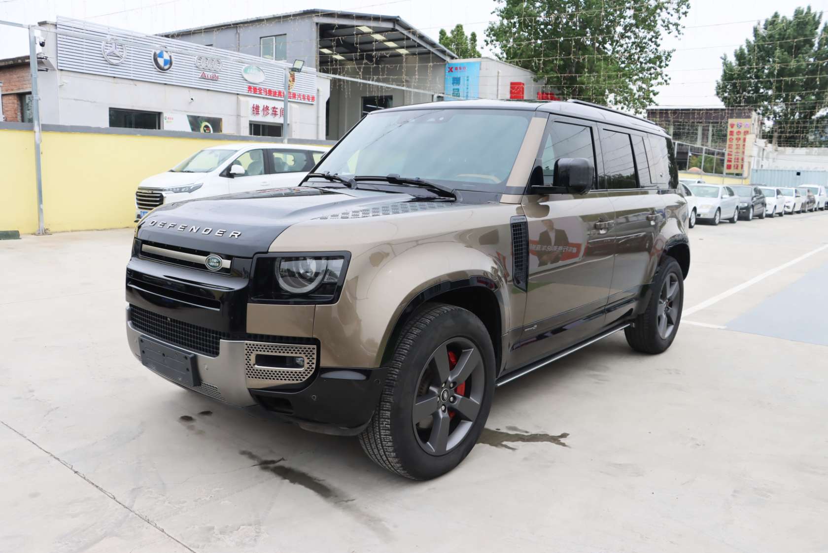 2020 Land Rover Defender 110 P400 SE - 2020 SUV, pre-owned car for export from China