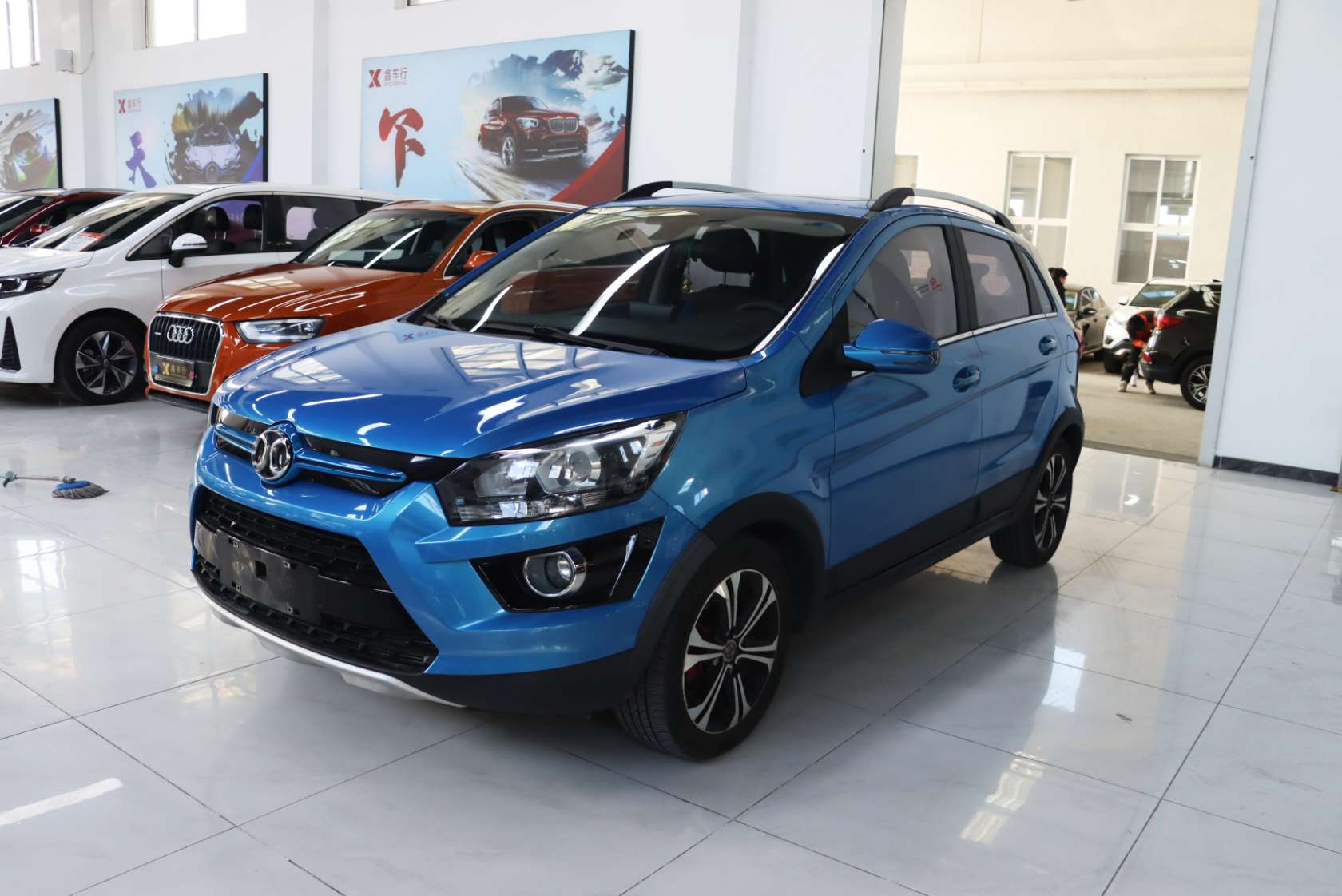 2016 BAIC BJEV EX200 Leku Edition - 2016 SUV, pre-owned car for export from China