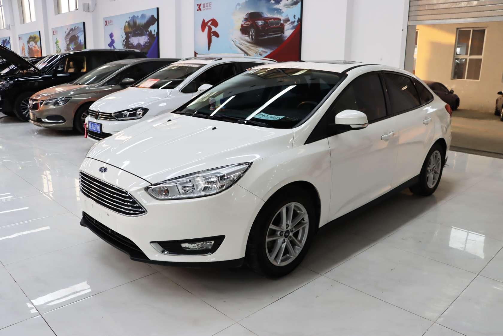 2015 Ford Focus Sedan 1.6L Automatic Fashion Edition - 2015 Hatchback, pre-owned car for export from China