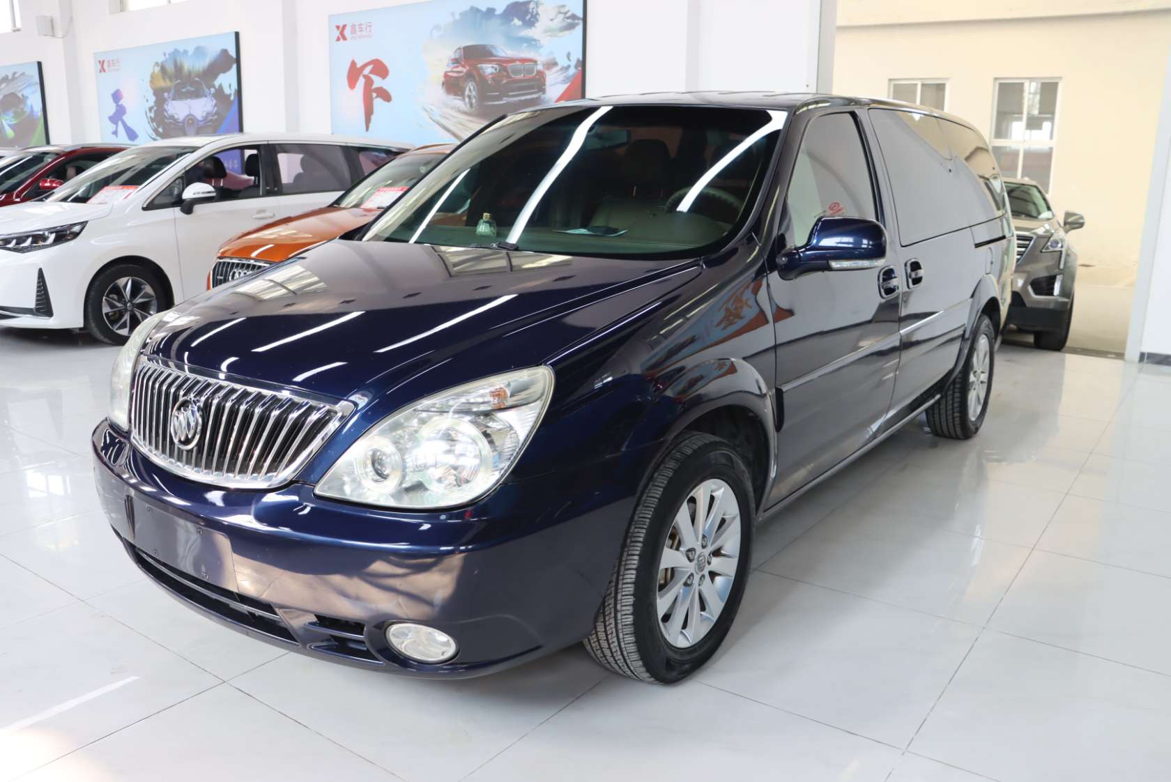 2014 Buick GL8 2.4L Classic Edition - 2014 MPV, pre-owned car for export from China
